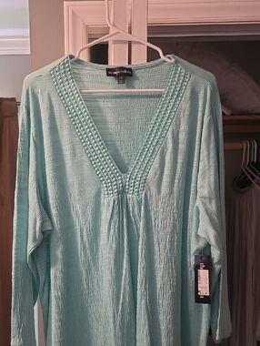 Thomas & Oliver Light Aqua V-Neck Tunic Top